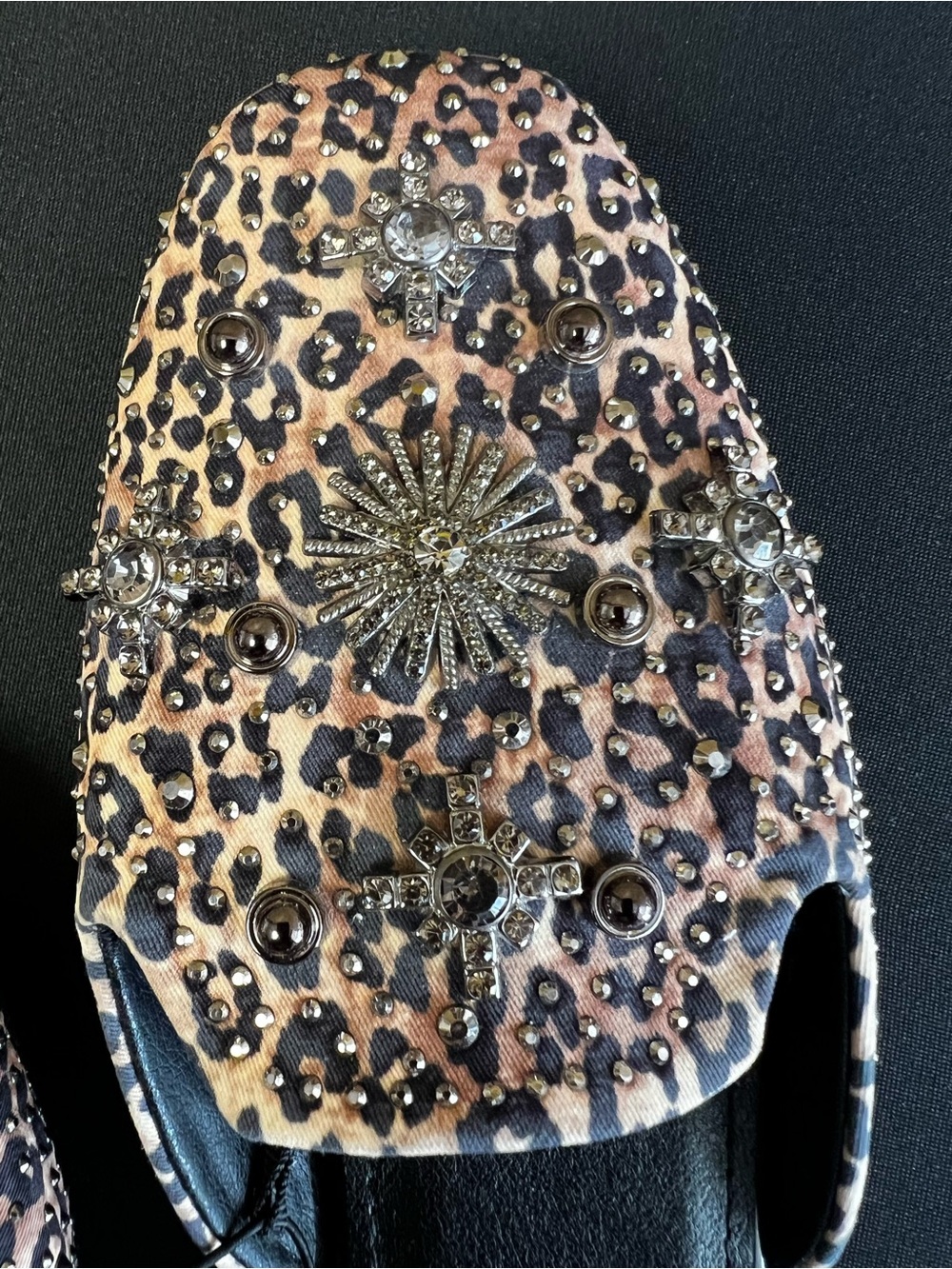 ATALINA EMBELLISHED LEOPARD PRINT JEWELED SLIDE-ON SLIPPERS. SIZE 6.5 WIDE
NWOT - Picture 3 of 7
